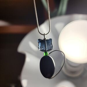 Chic Black and Green Cat Pendant Necklace